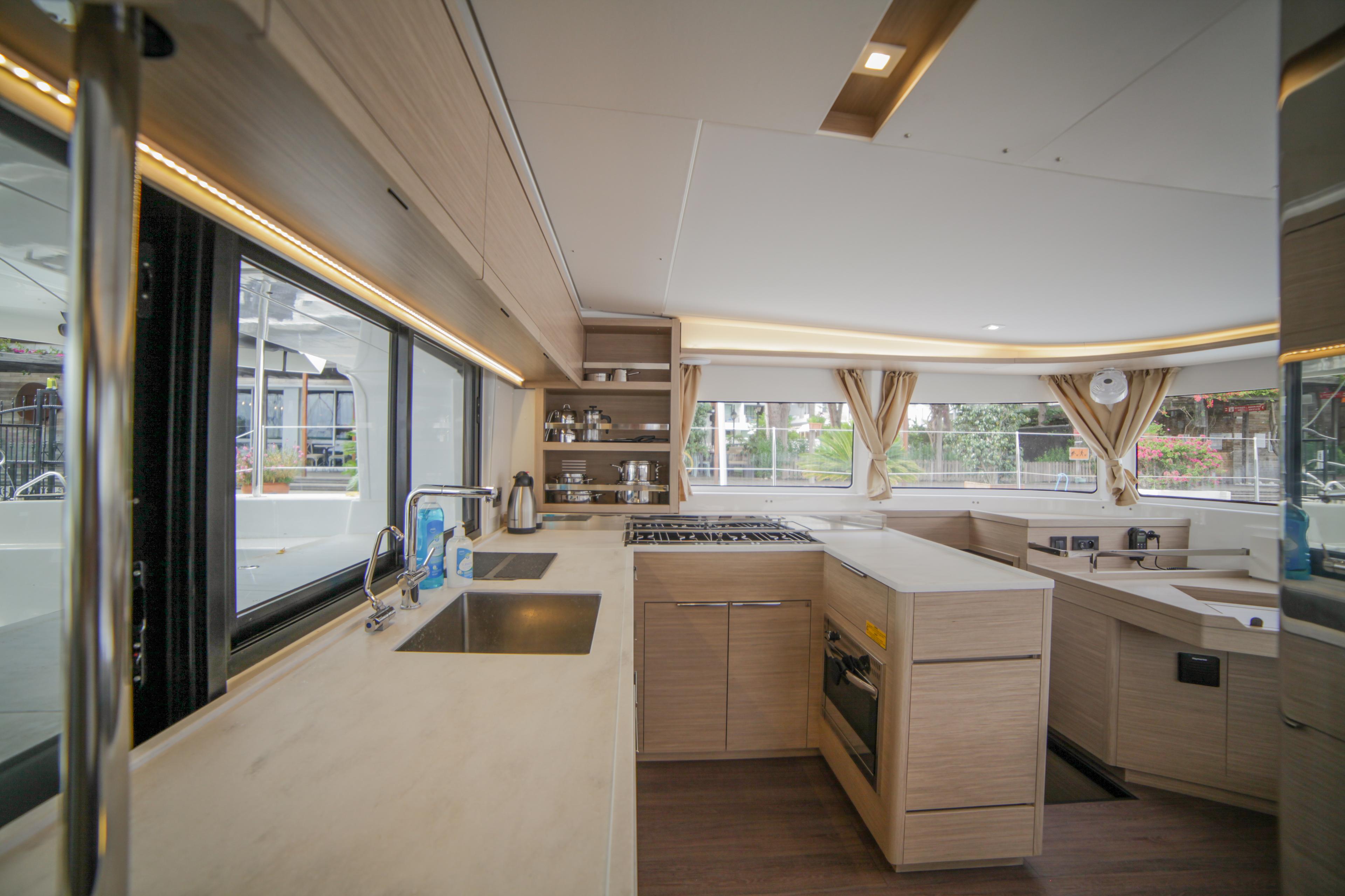 Lagoon 46 - 4 + 1 cab., picture 12