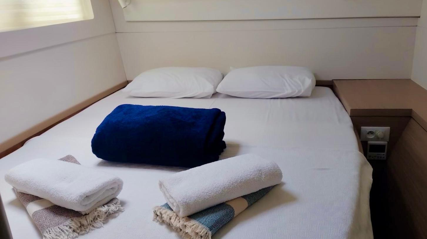 Lagoon 40 - 4 + 2 cab, picture 17