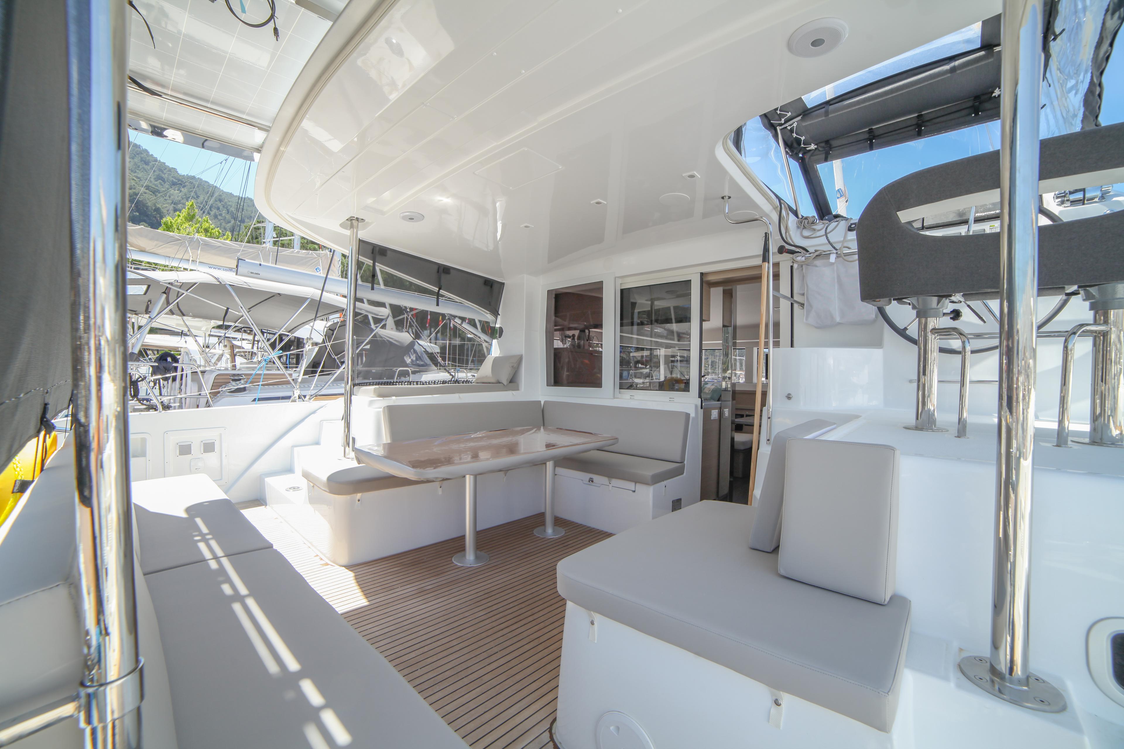 Lagoon 40 - 4 + 2 cab, picture 3