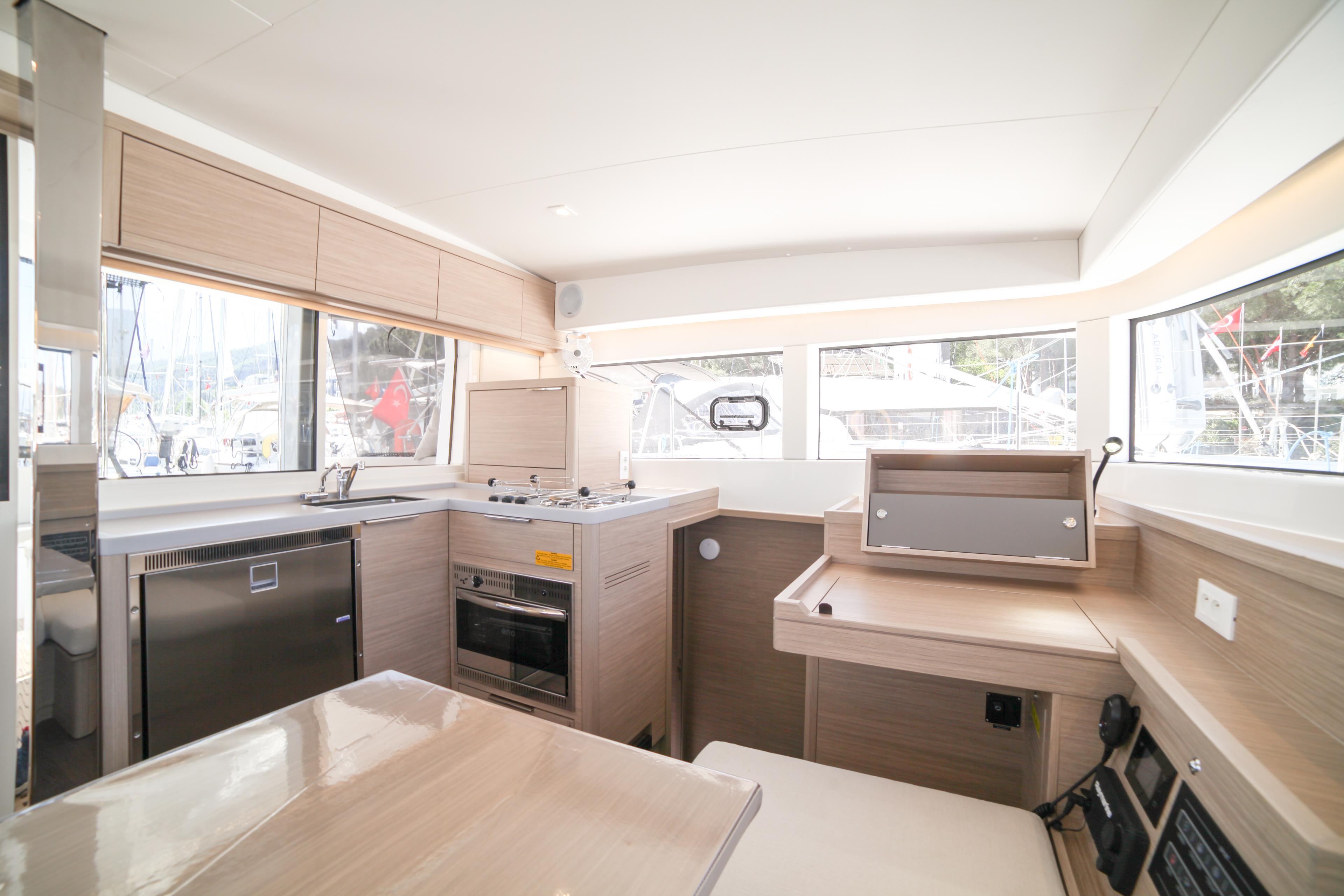 Lagoon 40 - 4 + 2 cab, picture 9