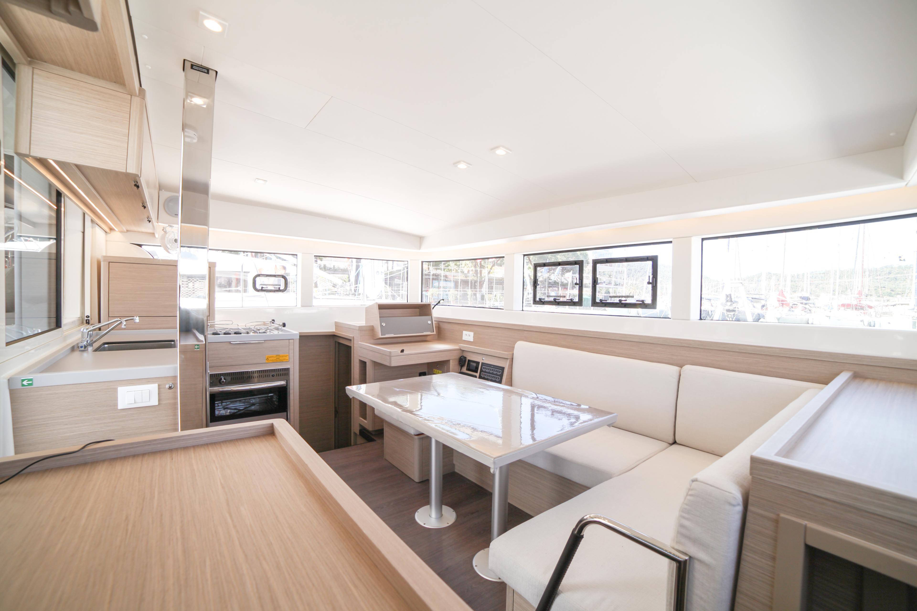 Lagoon 40 - 4 + 2 cab, picture 8