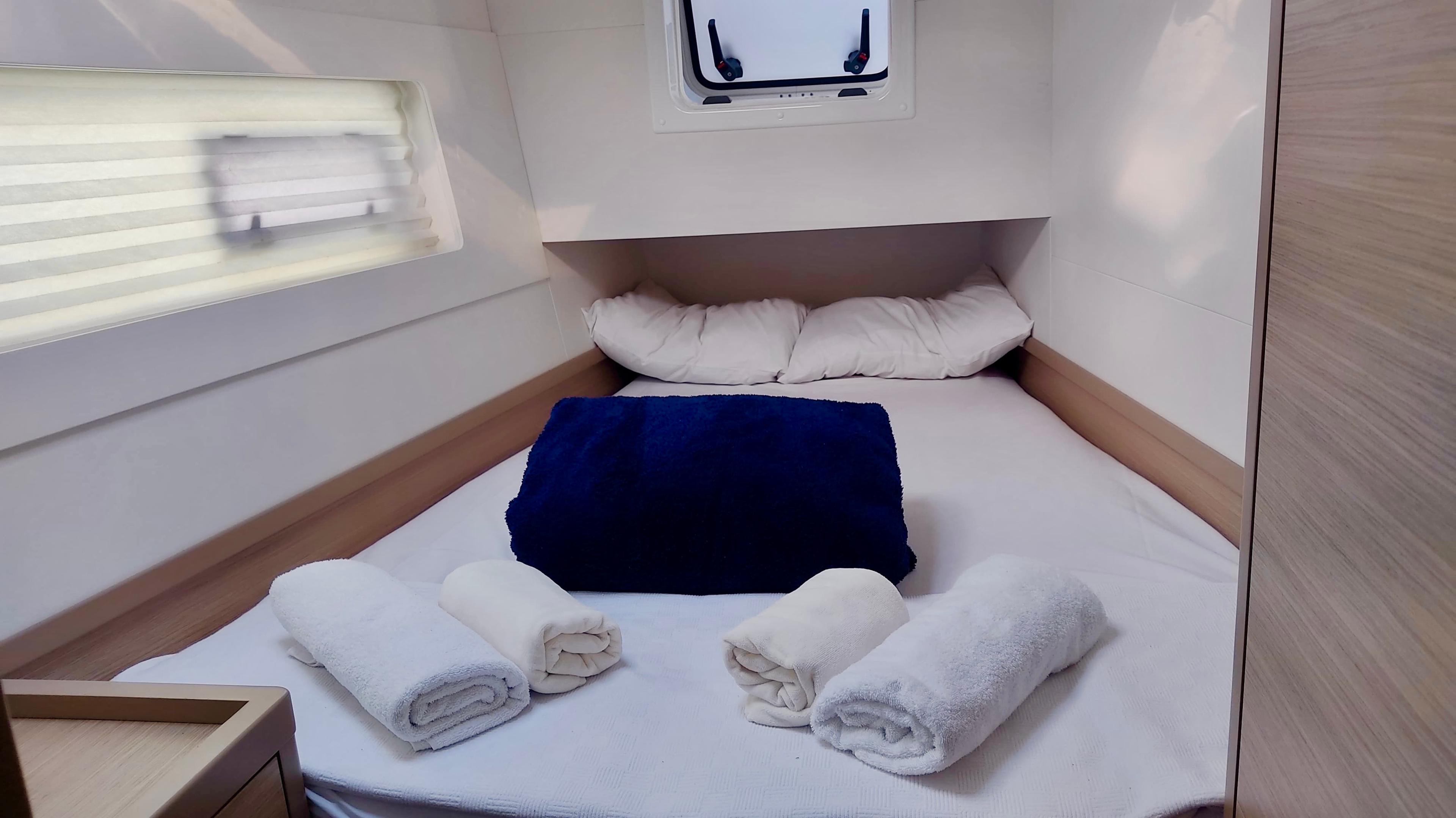 Lagoon 40 - 4 + 2 cab, picture 16