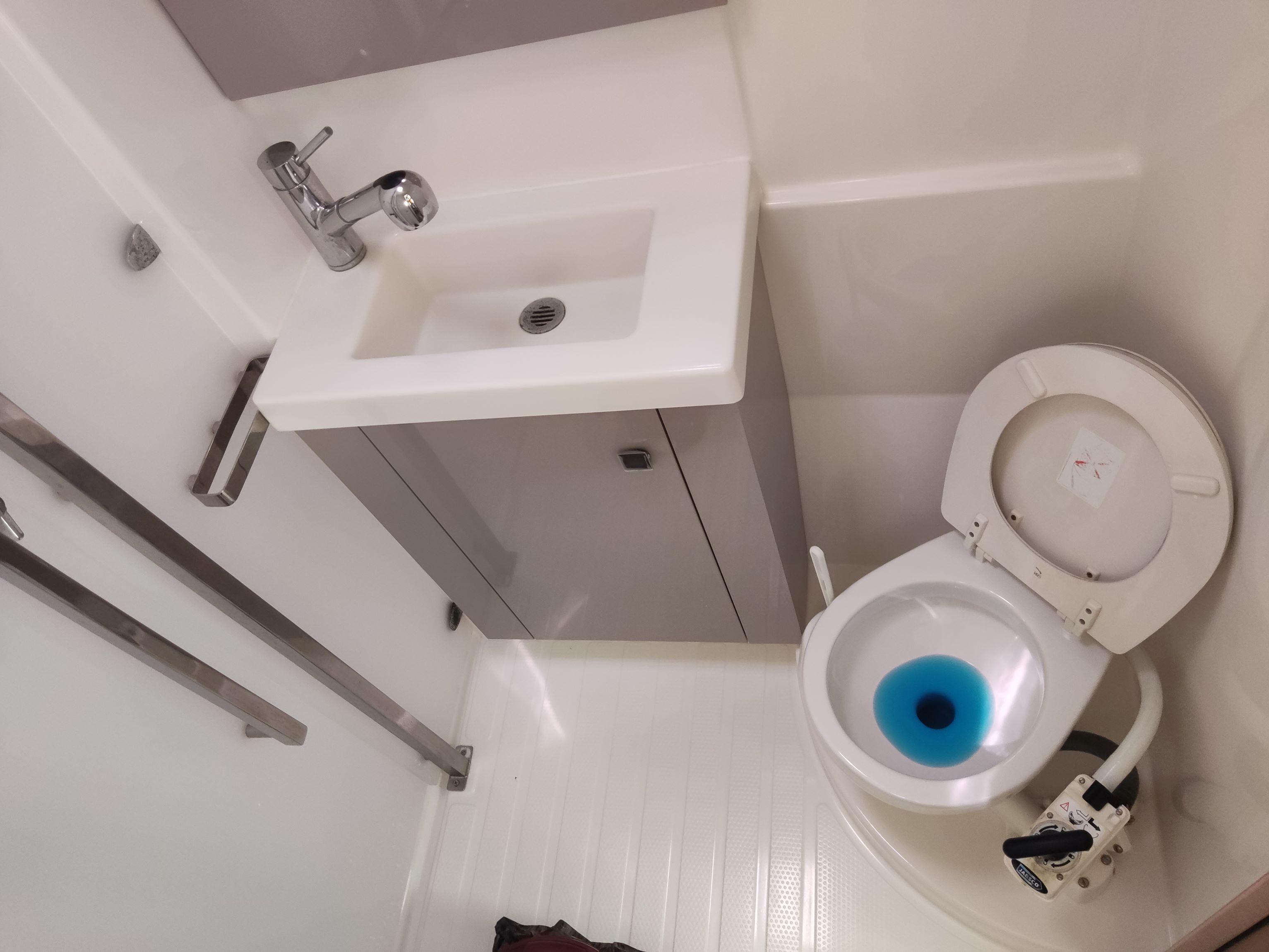 Fountaine Pajot Astrea 42 - 4 + 2 cab. - Atchoum, picture 22