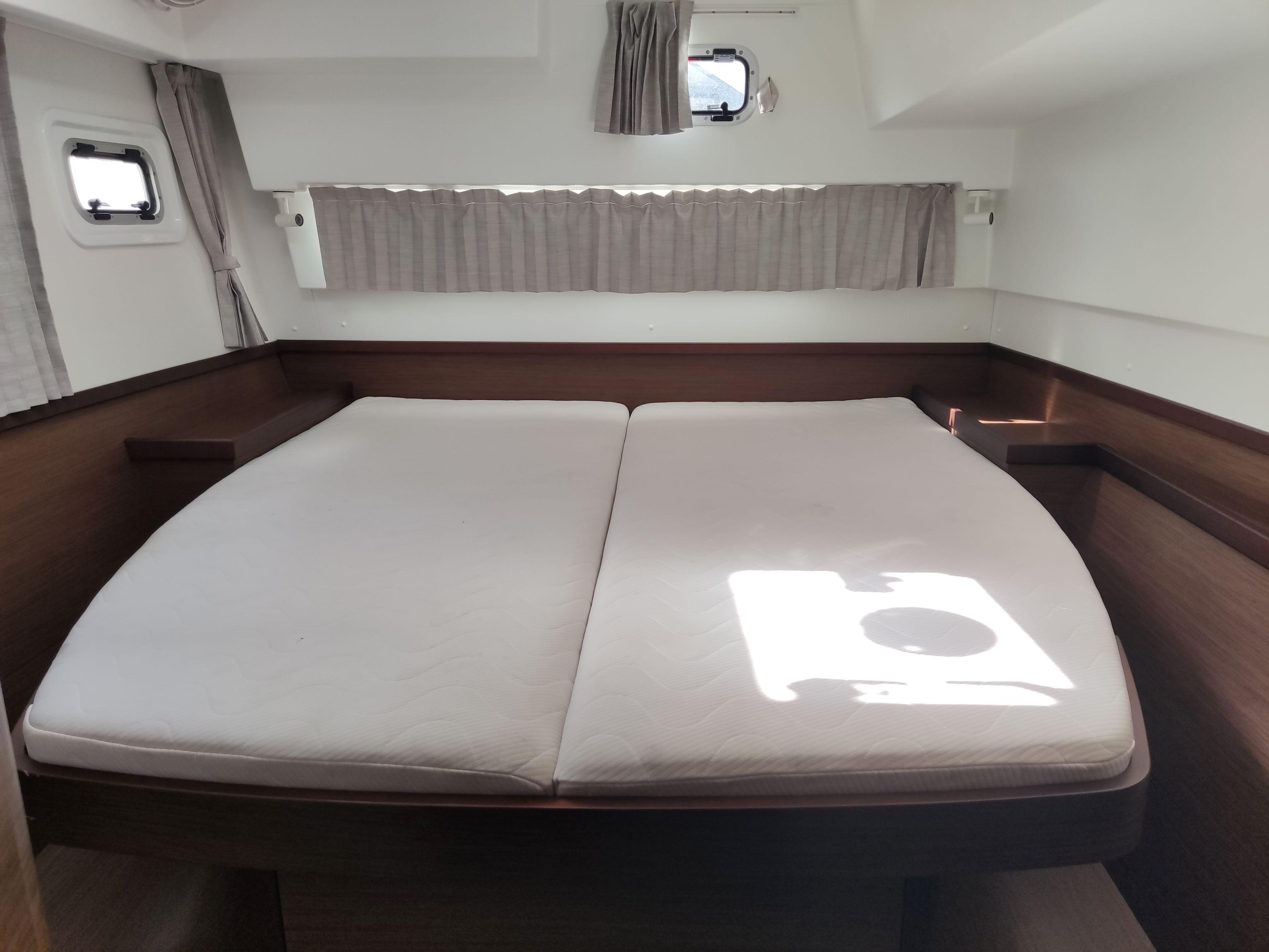 Lagoon 42 - 4 + 2 cab., picture 17