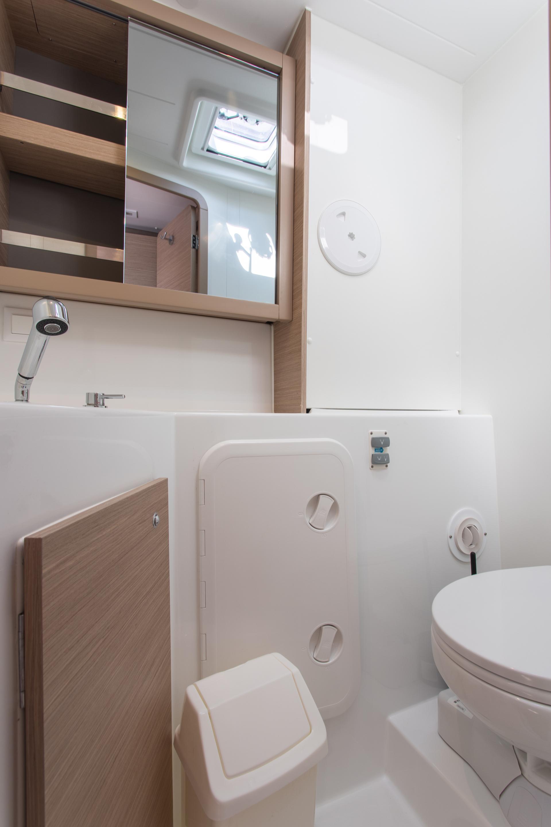 Lagoon 42 - 4 + 2 cab., picture 10