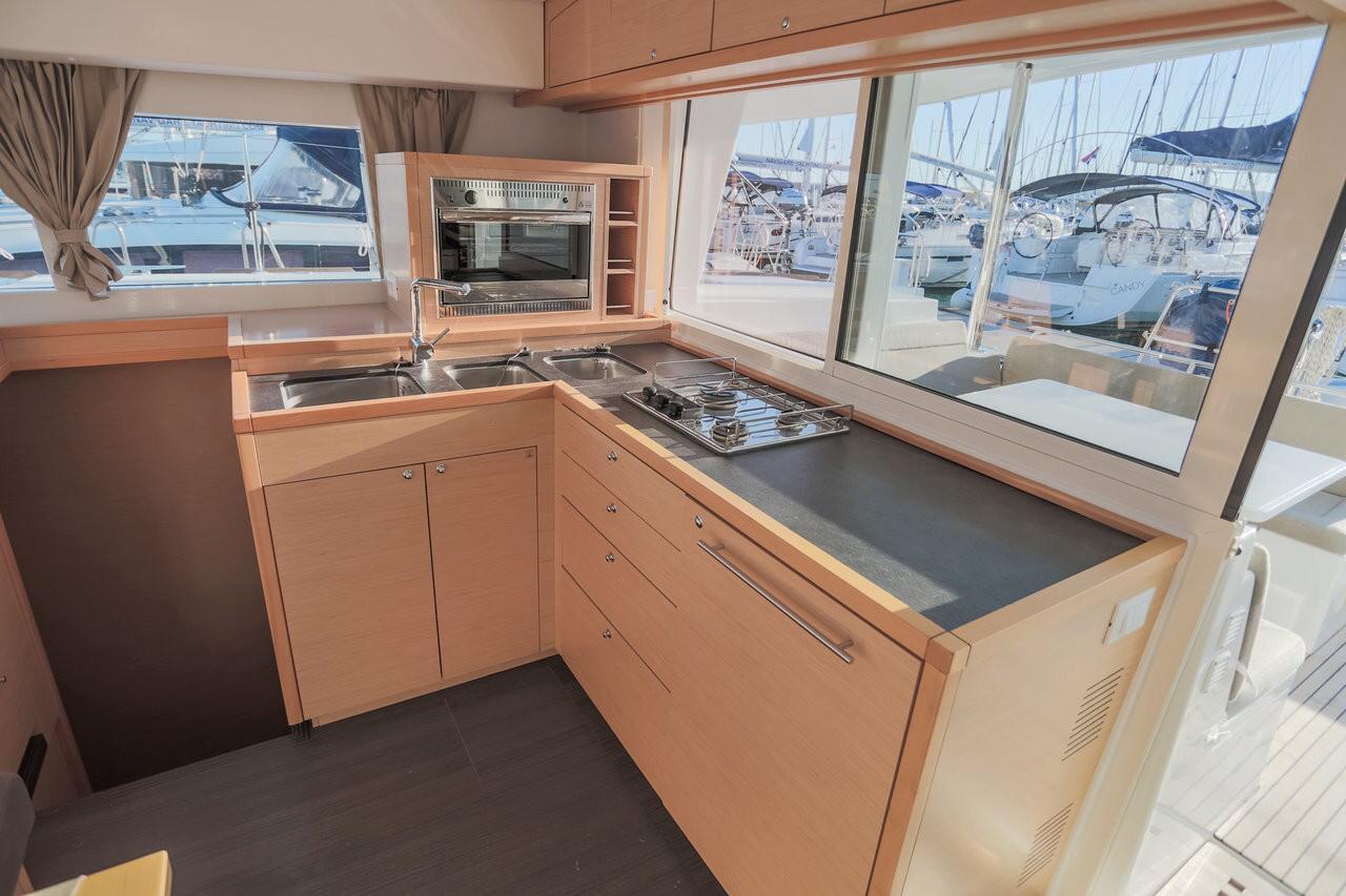 Lagoon 400 S2, picture 8