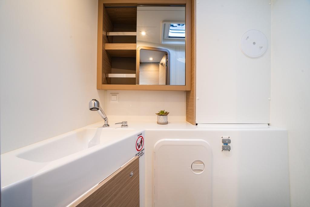 Lagoon 42 - 4 + 2 cab., picture 19