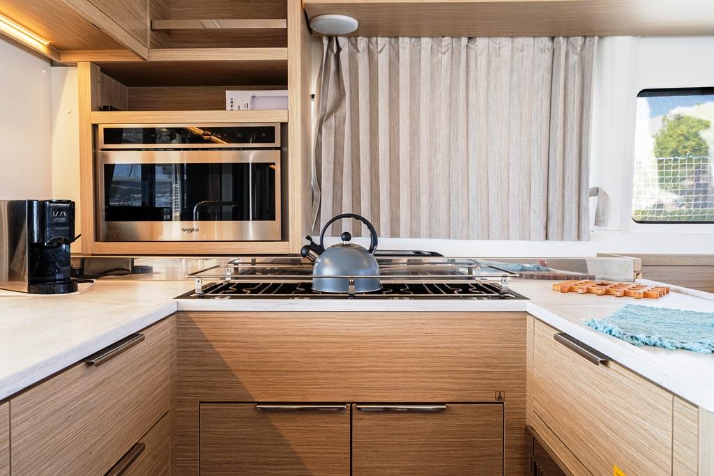 Lagoon 46 - 4 + 2 cab., picture 4