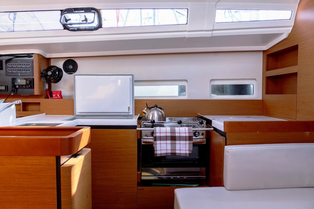 Sun Odyssey 410 - 3 cab., picture 7