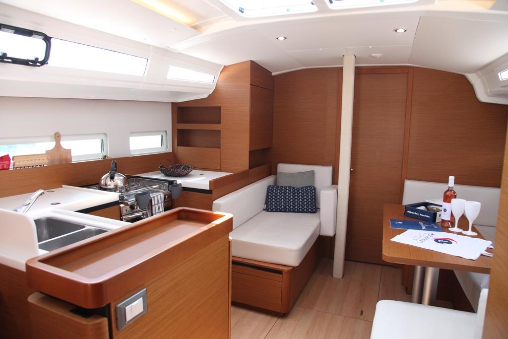 Sun Odyssey 410 - 3 cab., picture 7