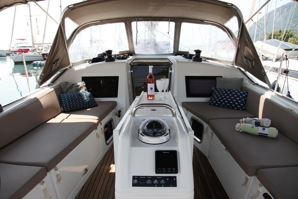 Sun Odyssey 410 - 3 cab., picture 3