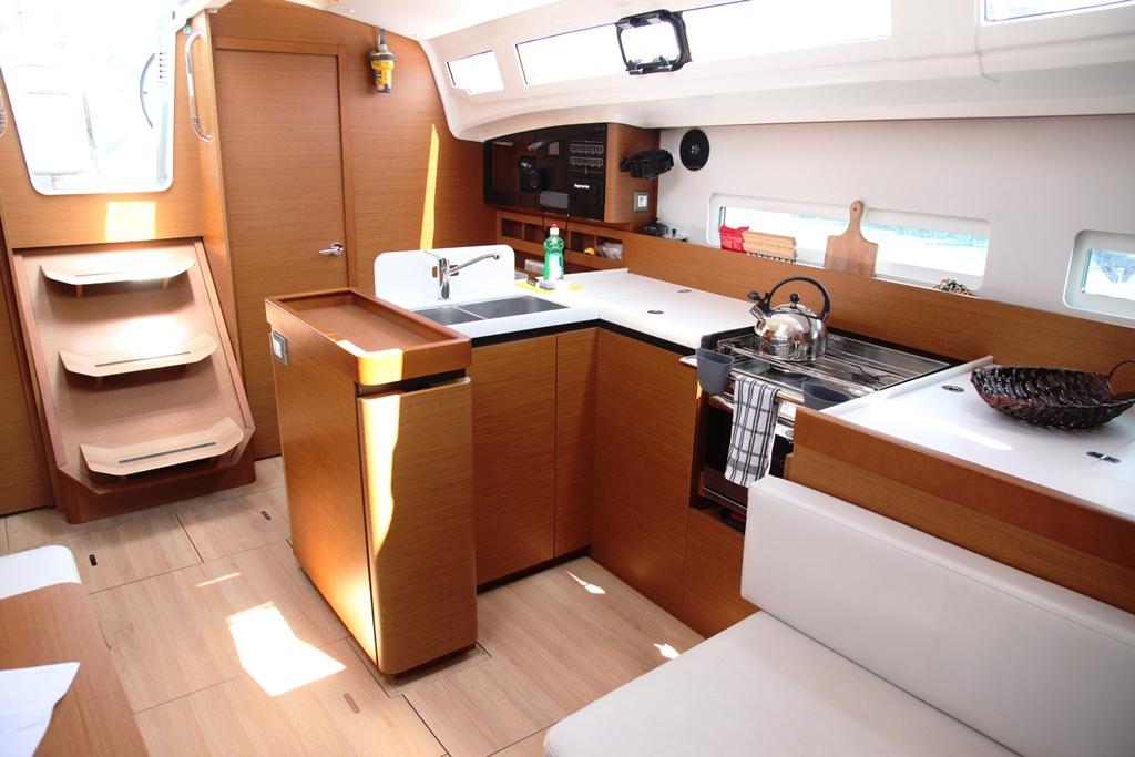 Sun Odyssey 410 - 3 cab., picture 8