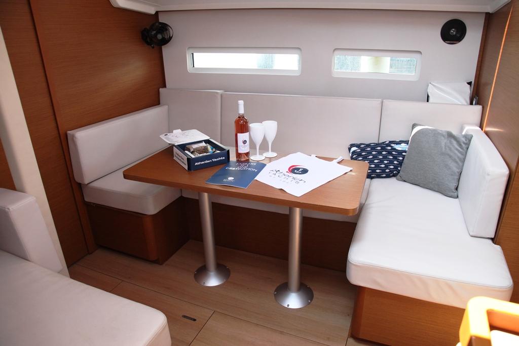 Sun Odyssey 410 - 3 cab., picture 9