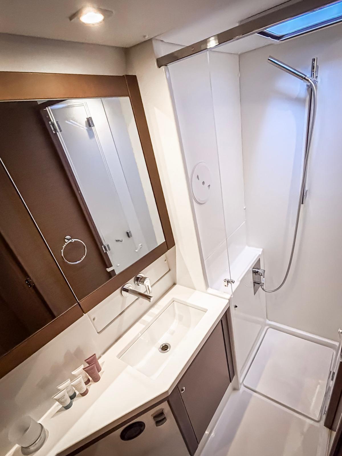 Lagoon 450 F - 4 + 2 cab., picture 6