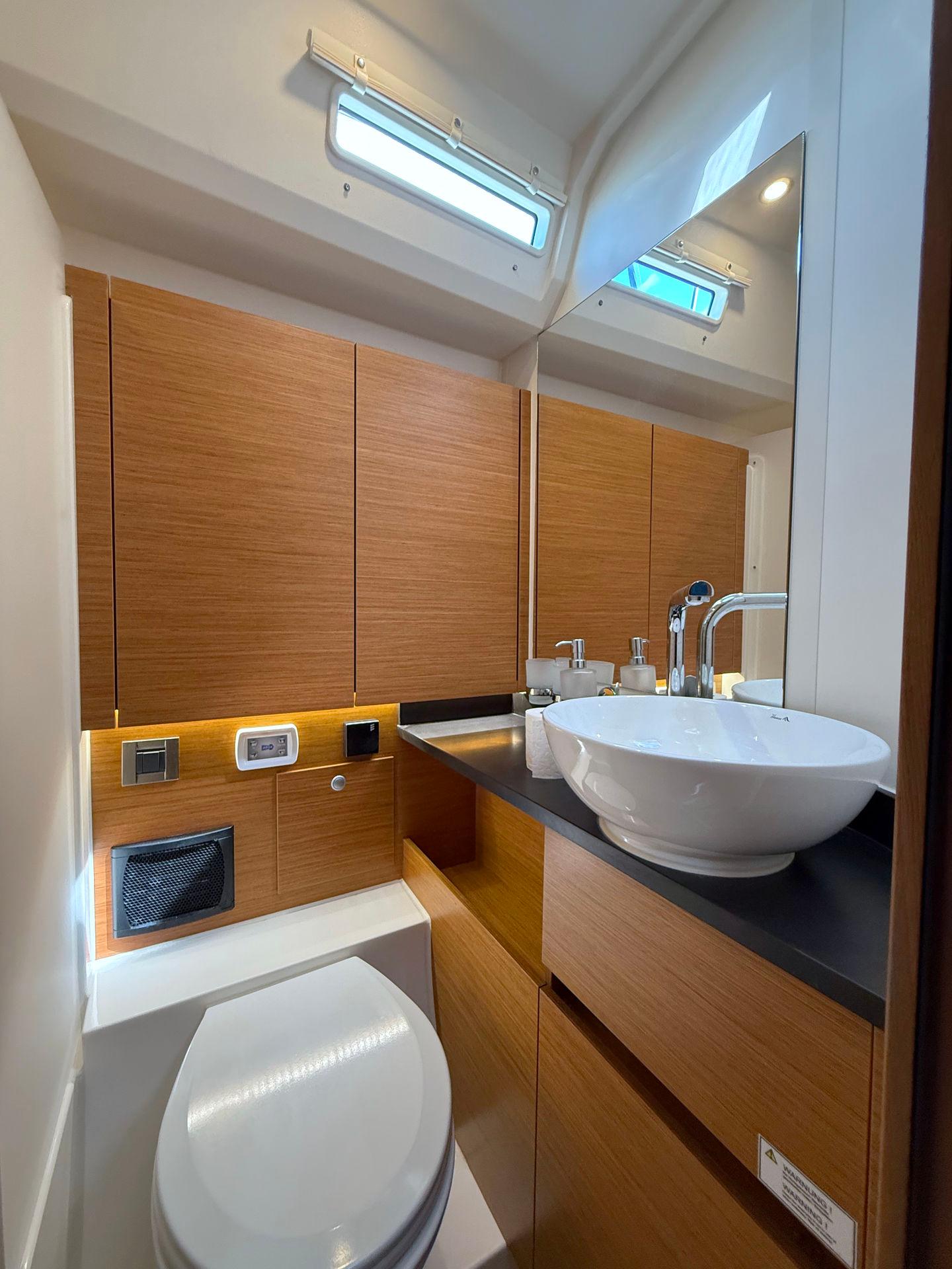 Hanse 588 - 3 + 1 cab., picture 54