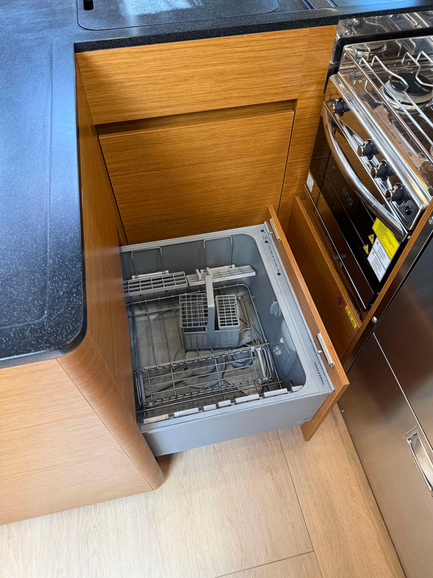 Hanse 588 - 3 + 1 cab., picture 45