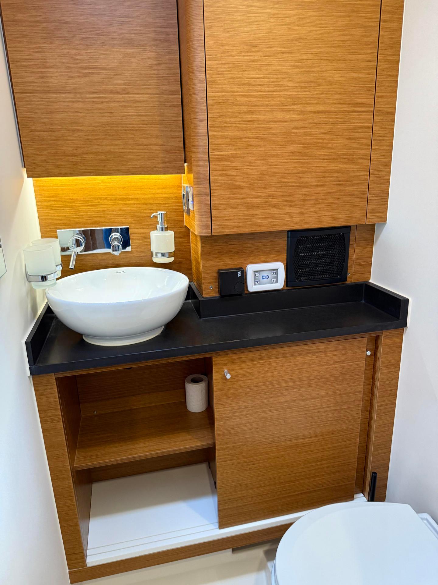 Hanse 588 - 3 + 1 cab., picture 52