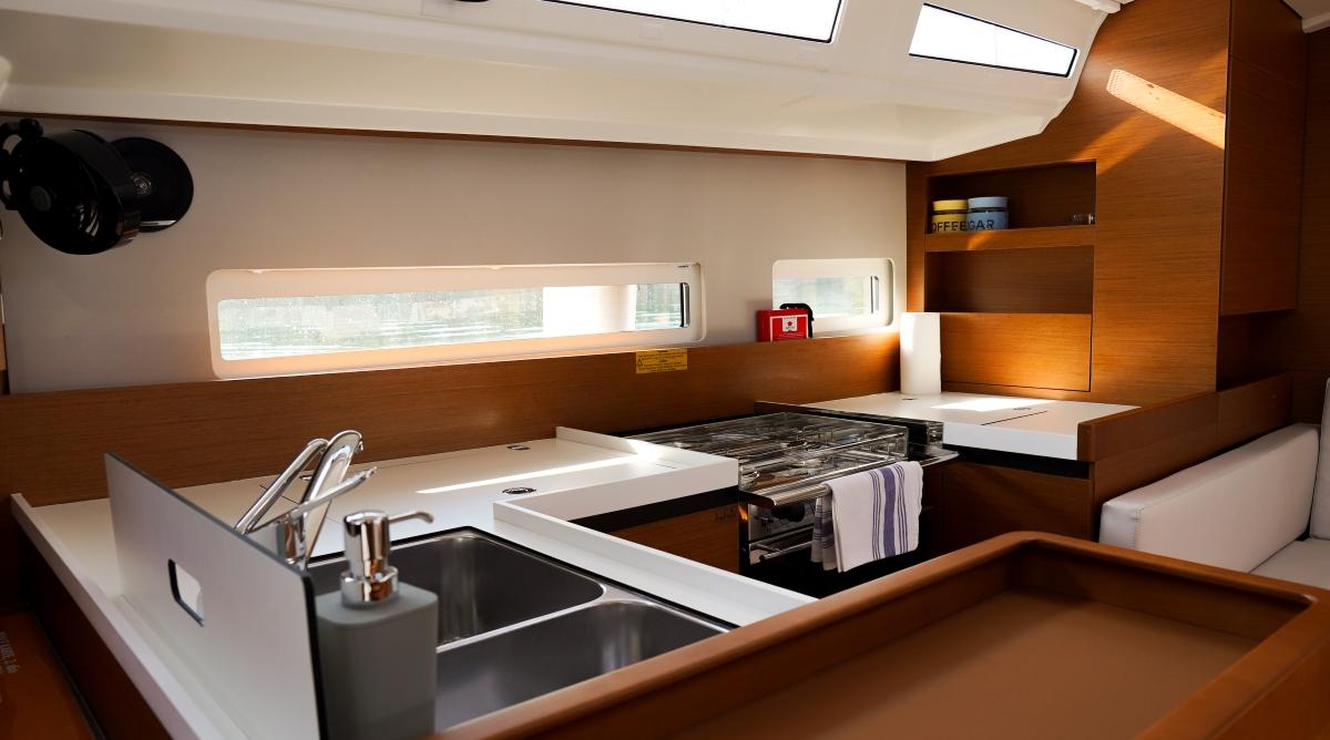 Sun Odyssey 410 - 3 cab., picture 8