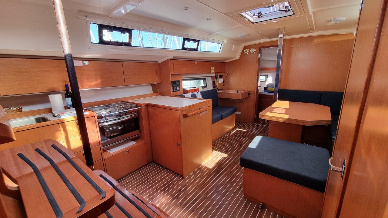 Bavaria C42, picture 6