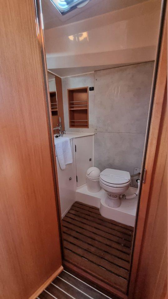 Bavaria C42, picture 18