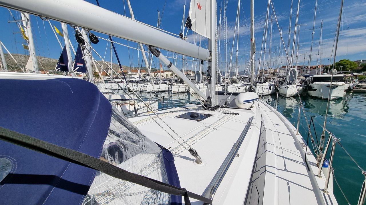 Bavaria C42, picture 4