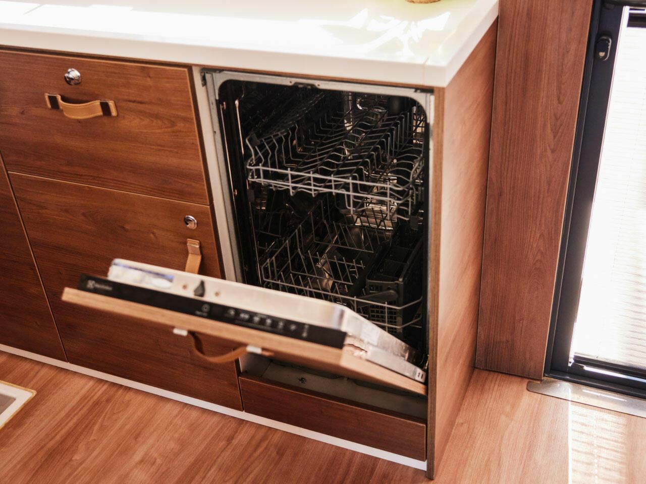 Bali 4.6 - 4 + 1 cab., picture 15