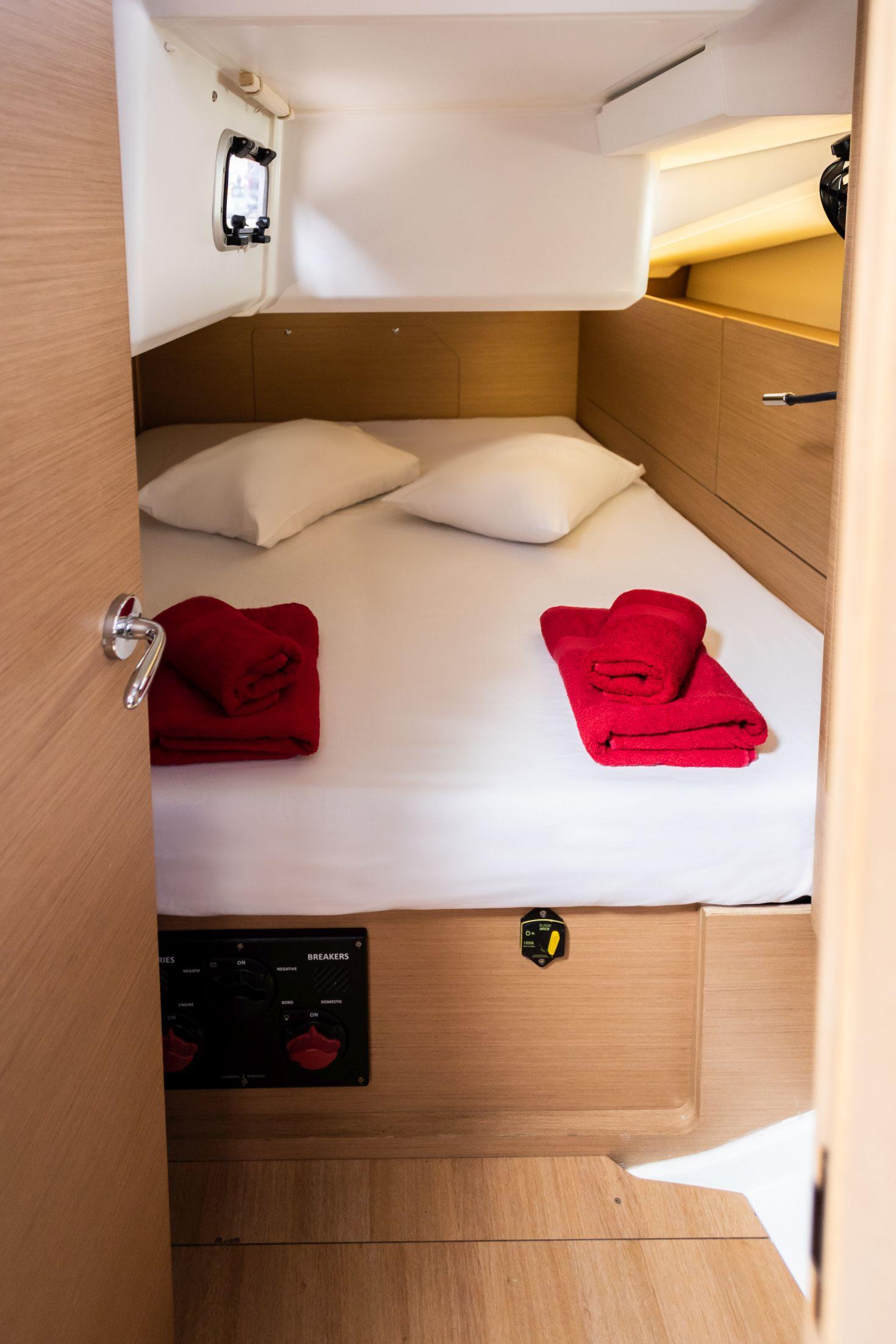 Sun Odyssey 440 - 4 cab., picture 10