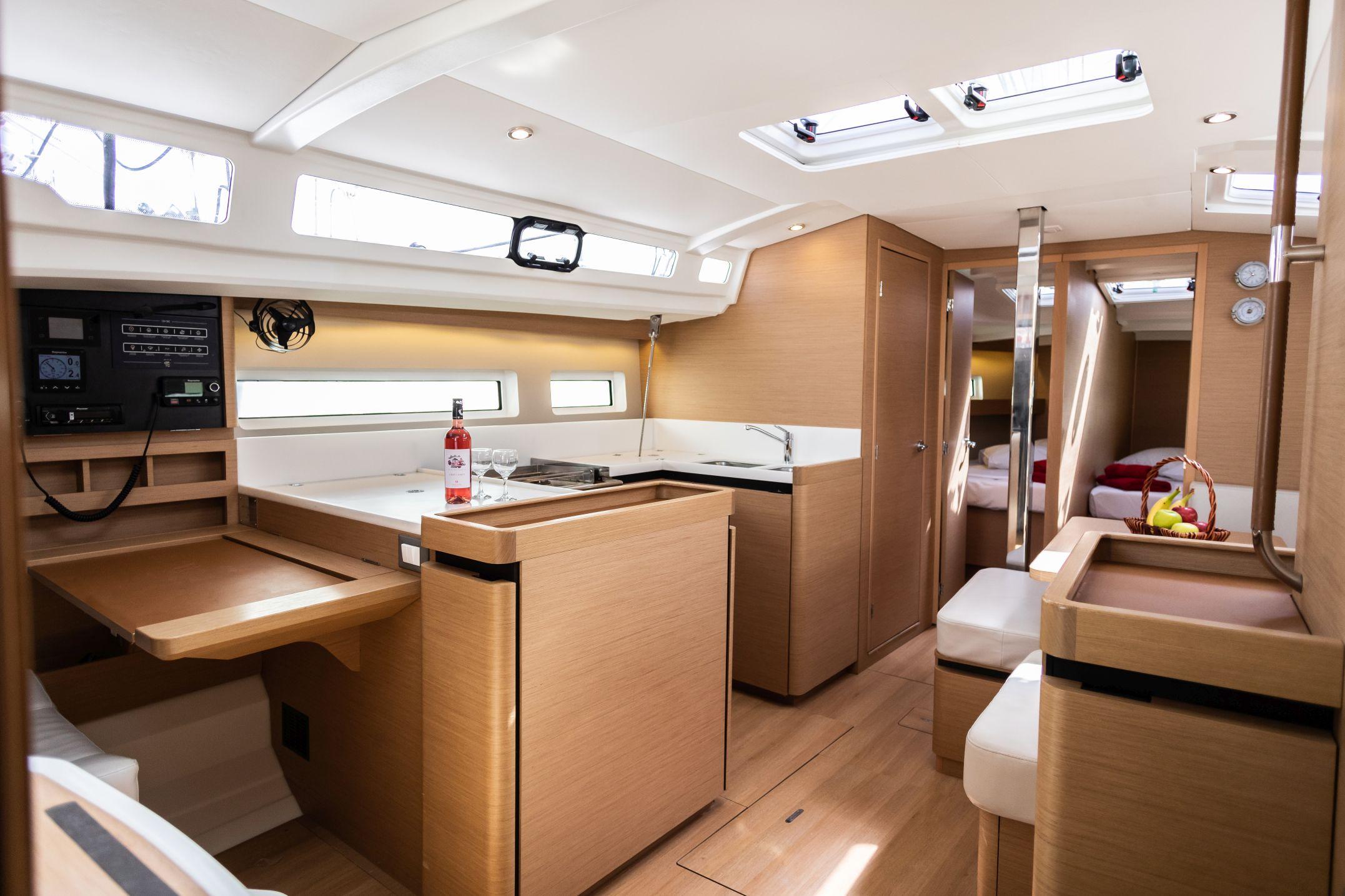 Sun Odyssey 440 - 4 cab., picture 6