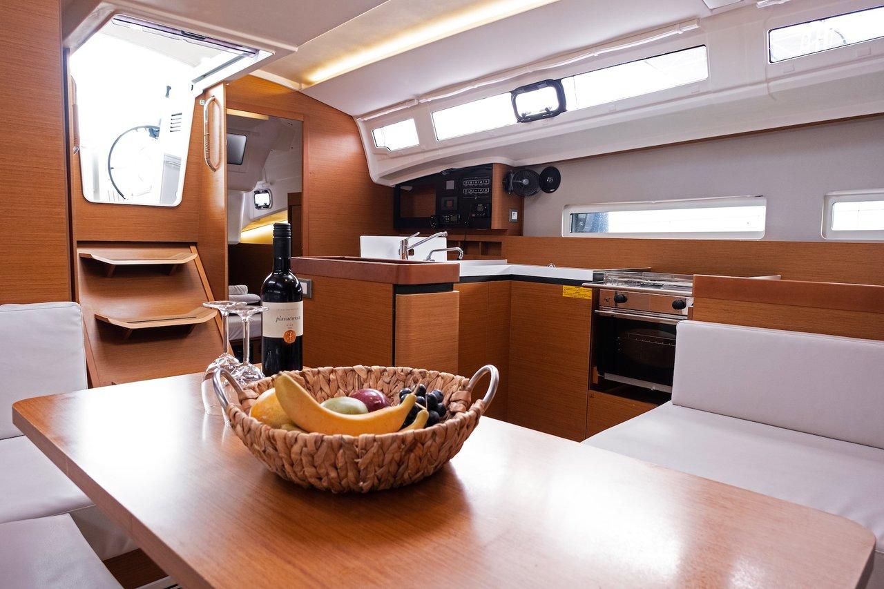 Sun Odyssey 410 - 3 cab., picture 5