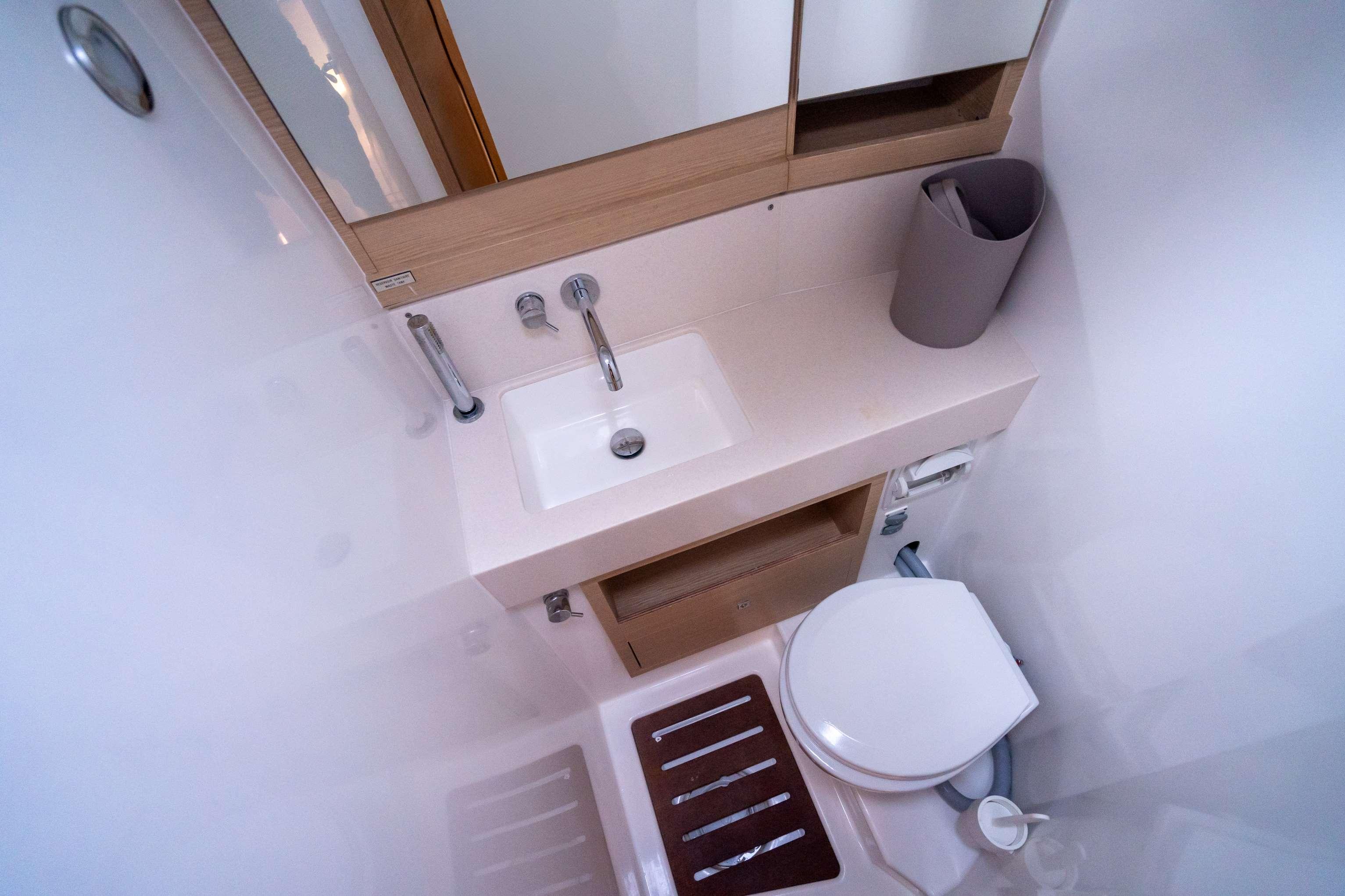 Dufour 470 - 4 + 1 cab., picture 15