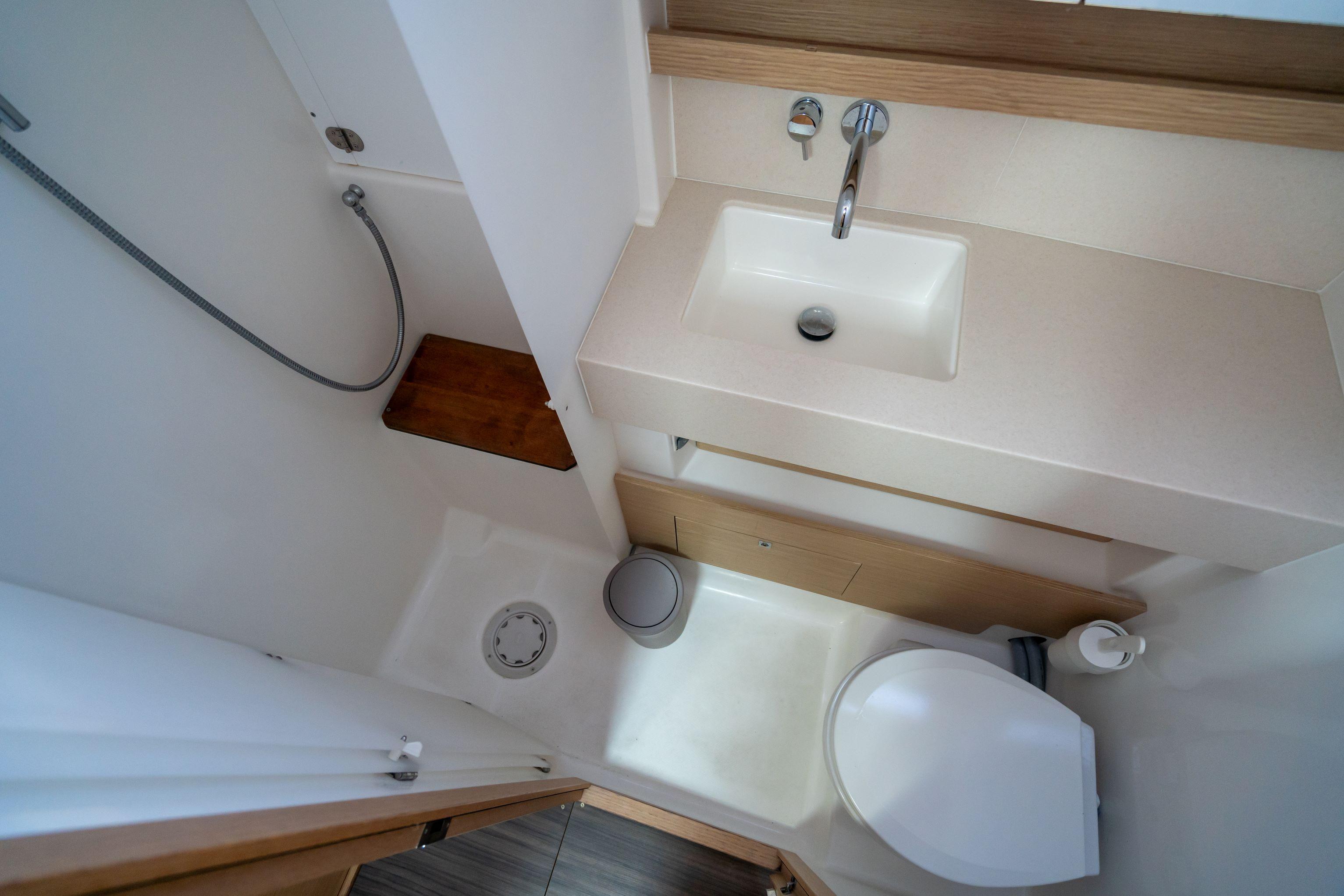 Dufour 470 - 4 + 1 cab., picture 16