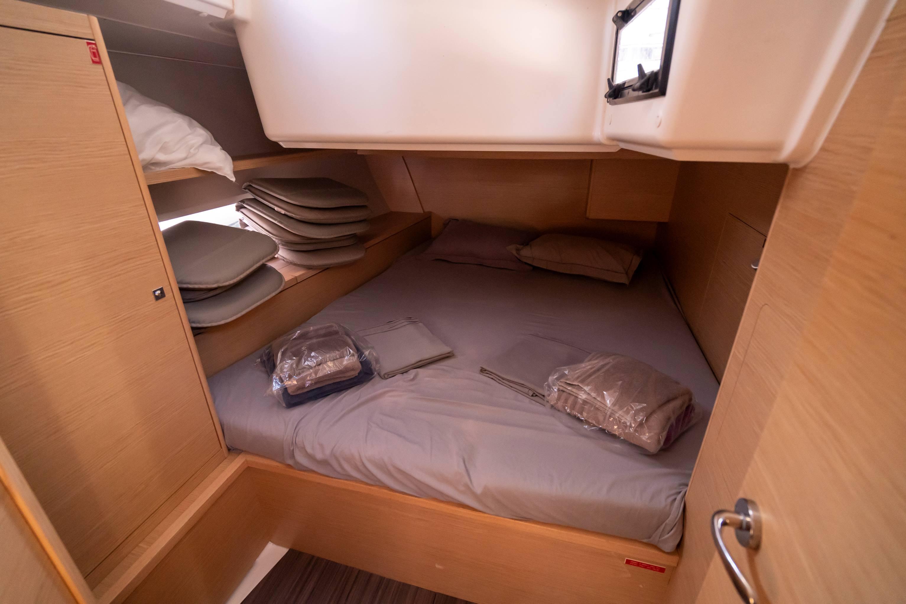 Dufour 470 - 4 + 1 cab., picture 14