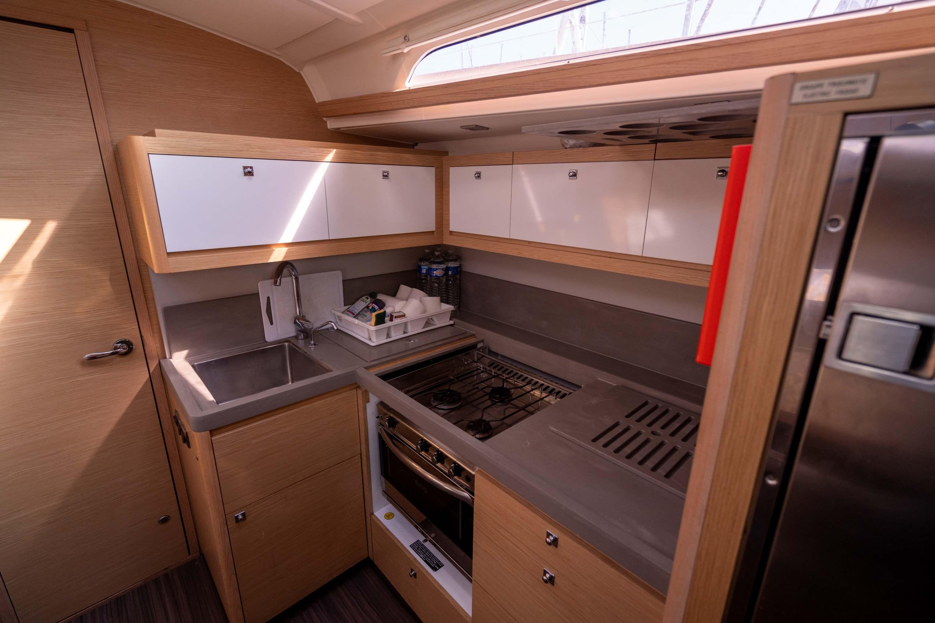 Dufour 470 - 4 + 1 cab., picture 11
