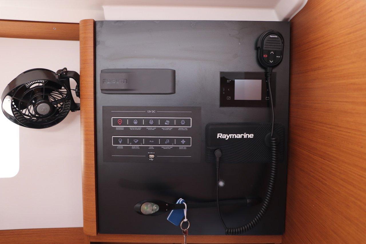 Sun Odyssey 380 - 3 cab., picture 10