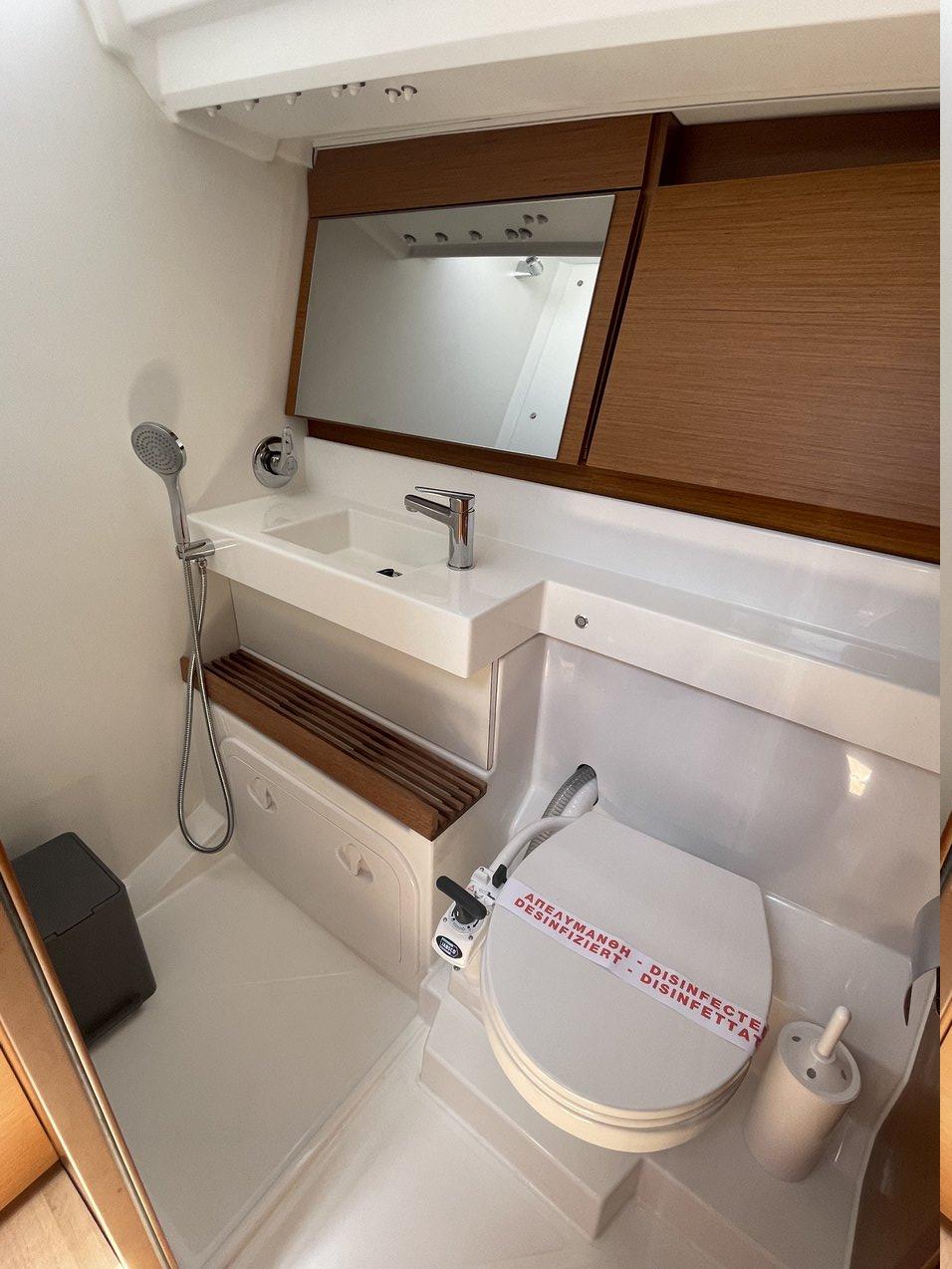 Sun Odyssey 440 - 4 cab., picture 9