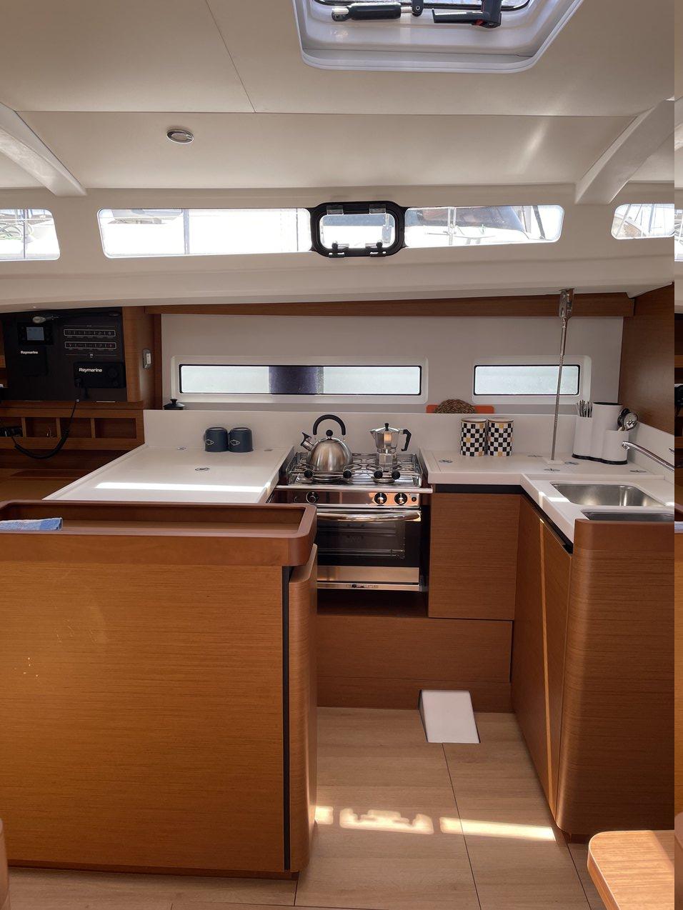 Sun Odyssey 440 - 4 cab., picture 5