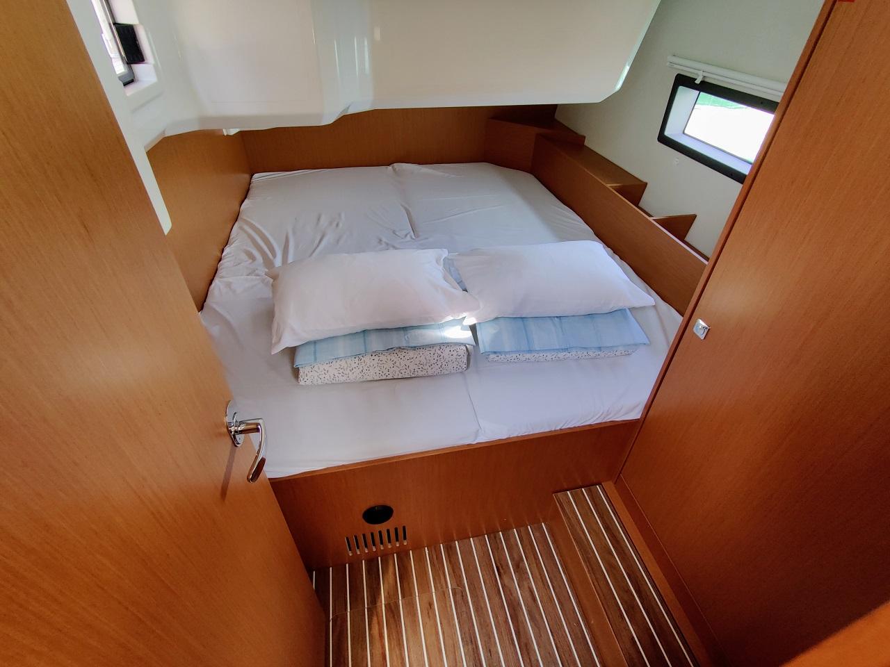 Bavaria C42, picture 14