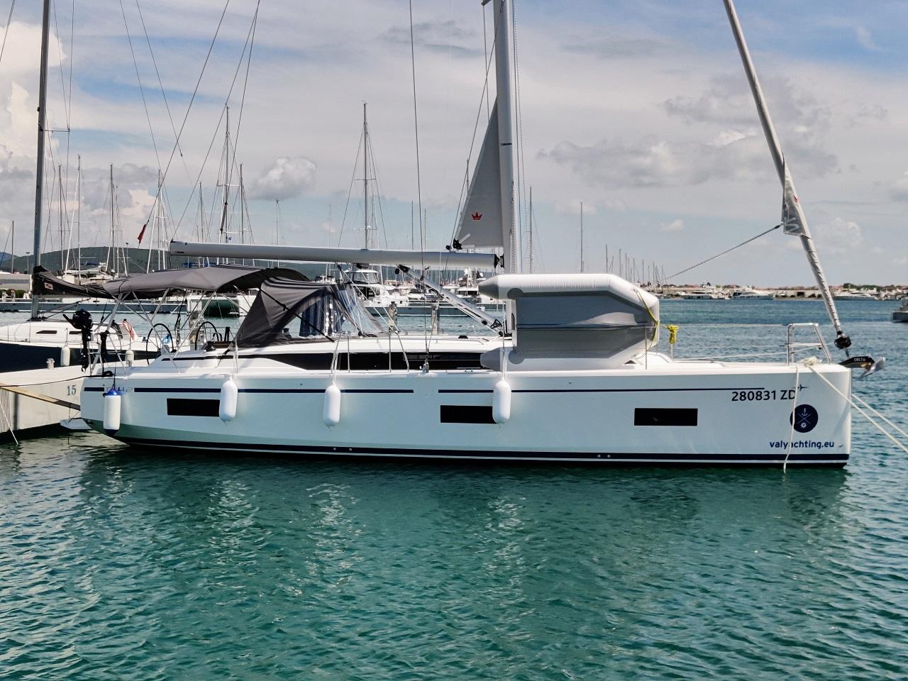 Bavaria C42, picture 4