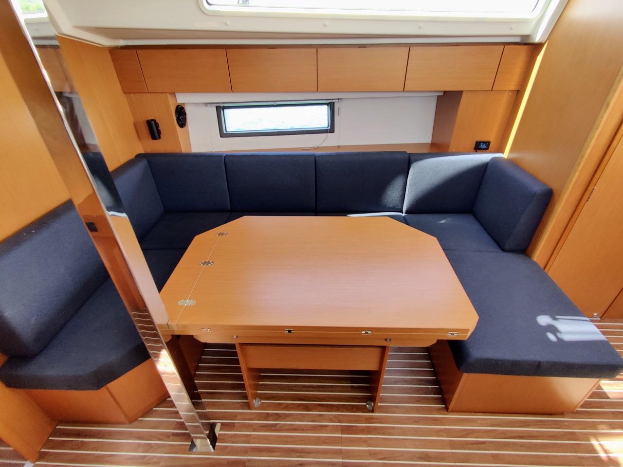 Bavaria C42, picture 10