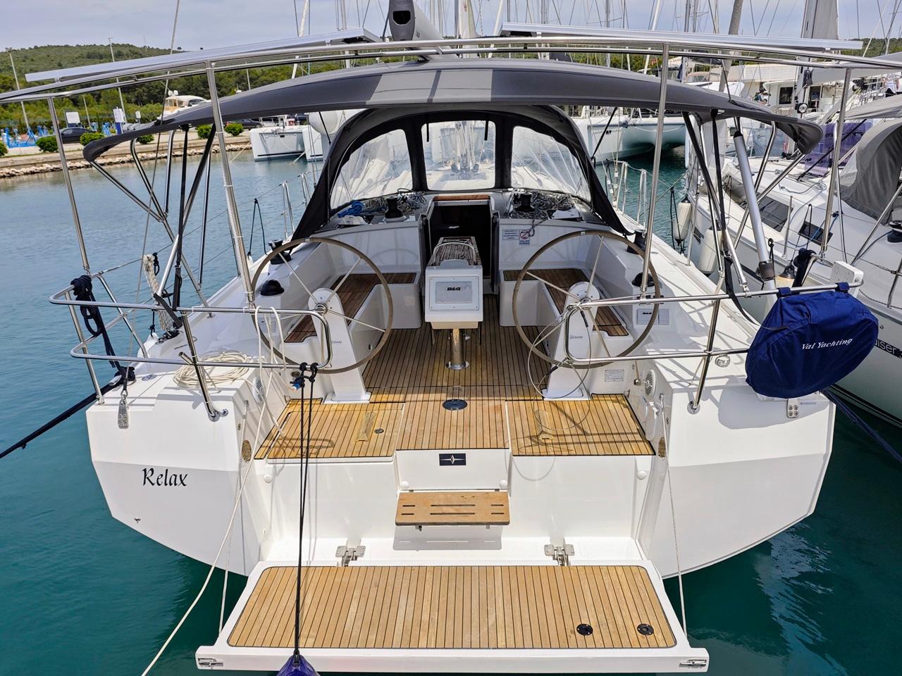 Bavaria C42, picture 1