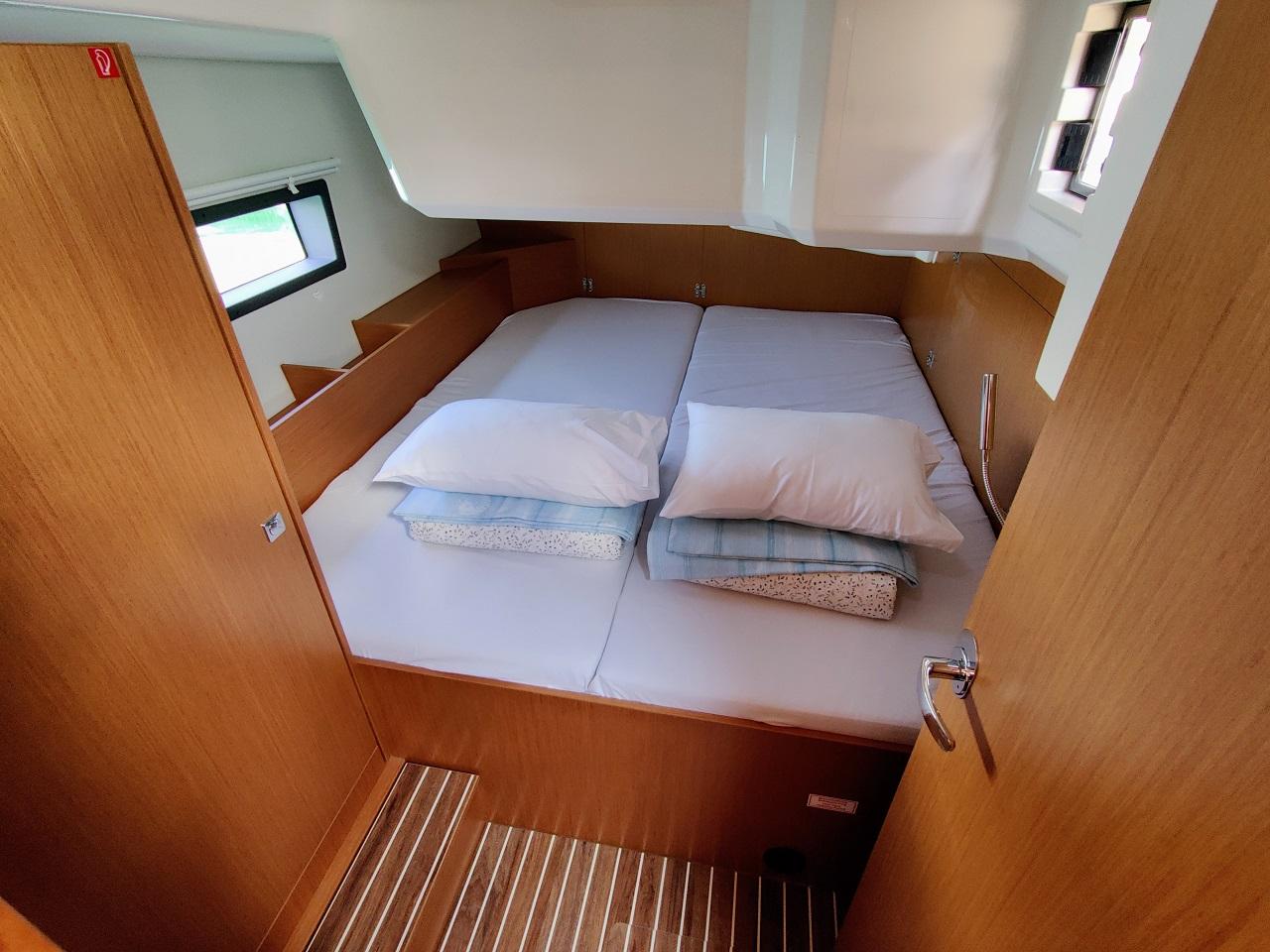 Bavaria C42, picture 13