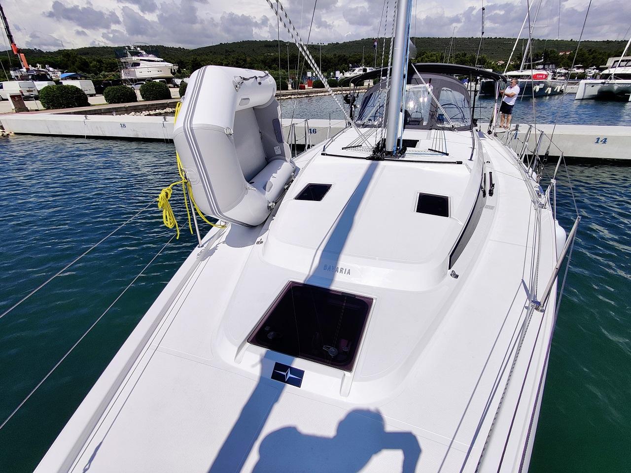 Bavaria C42, picture 7