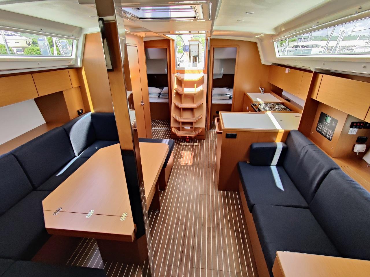 Bavaria C42, picture 11