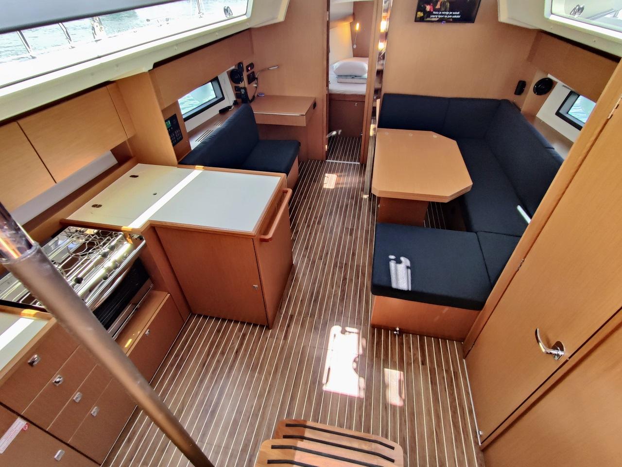 Bavaria C42, picture 8