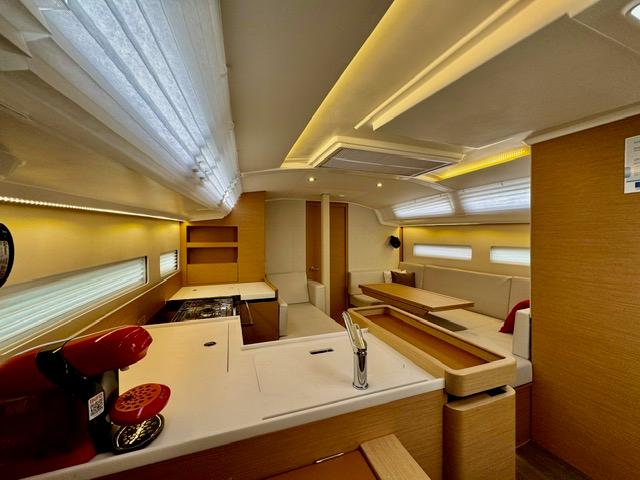 Sun Odyssey 410 - 3 cab., picture 4