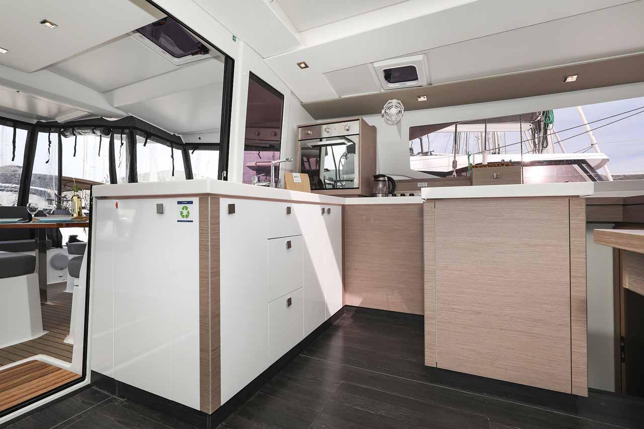 Fountaine Pajot Astrea 42 - 4 + 1 cab., picture 14