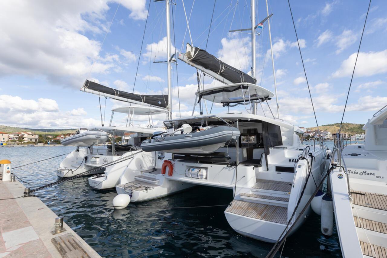 Lagoon 46 - 4 + 2 cab., picture 1