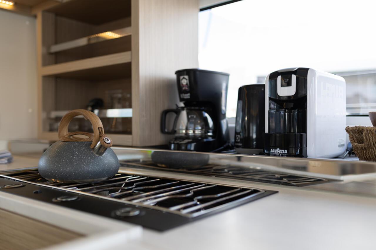 Lagoon 46 - 4 + 2 cab., picture 8