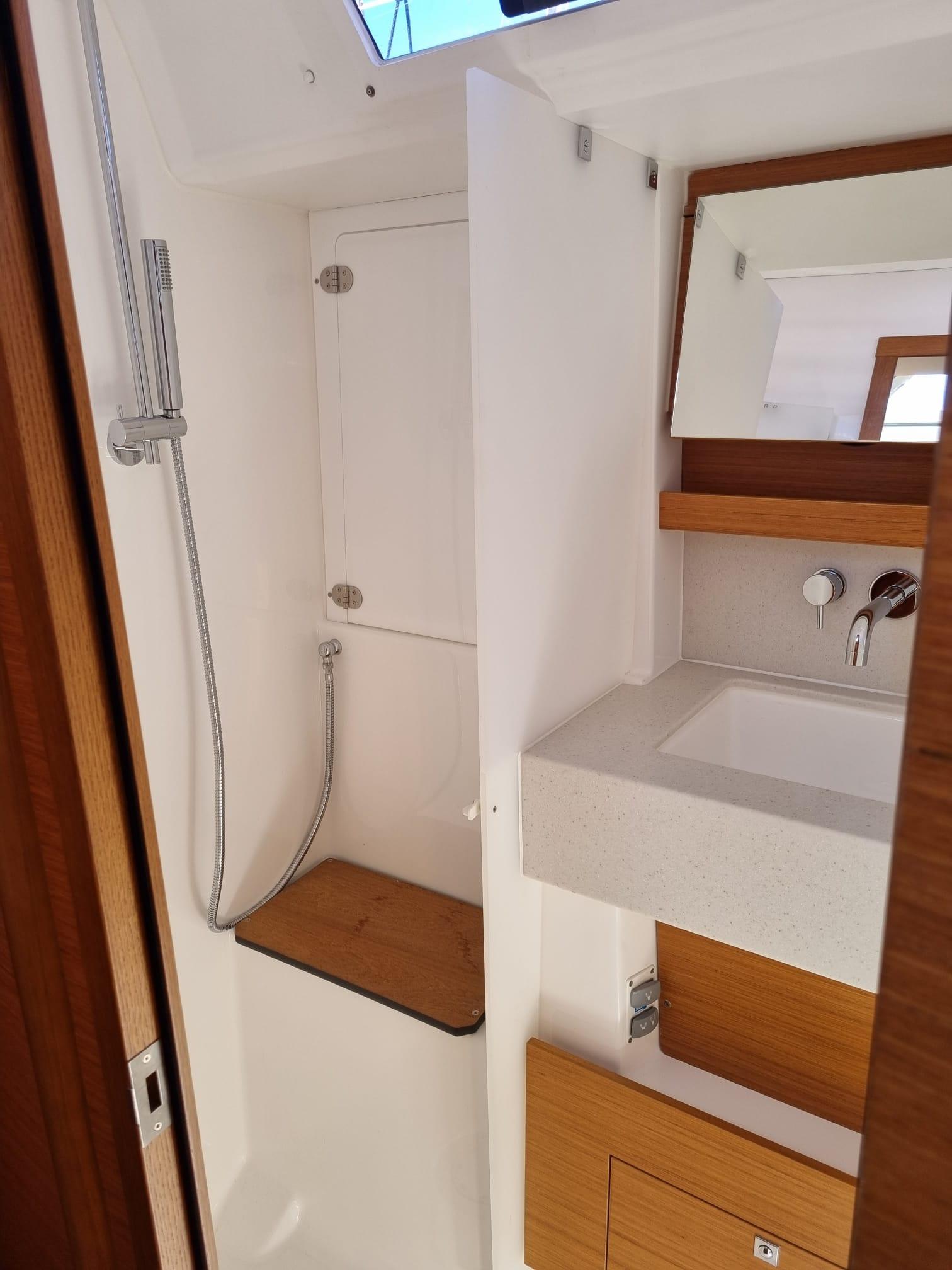 Dufour 470 - 4 cab., picture 9