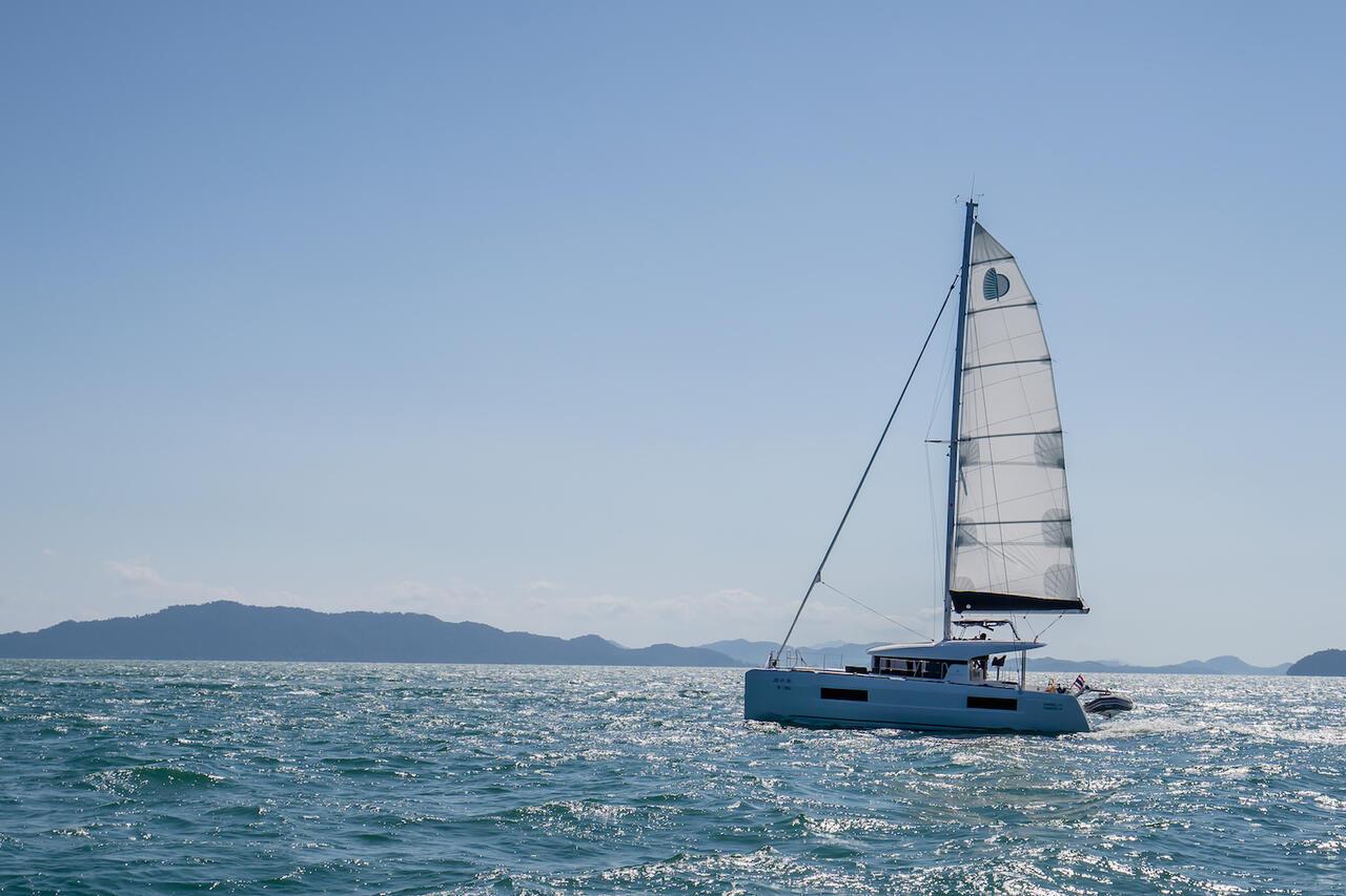 Lagoon 40 - 4 + 2 cab, picture 6